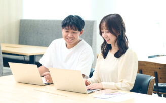 若手社員の働き方紹介　～営業職（人材コンサルティング）編～